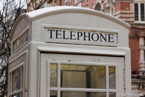 Witte telefoonbox in Hull