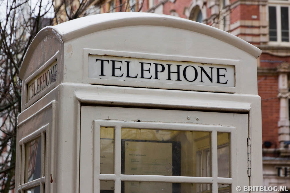 Witte telefoonbox in Hull