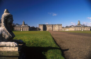Hopetoun House in South Queensferry deed o.a. dienst als huis van de hertog van Sandringham in Outlander
