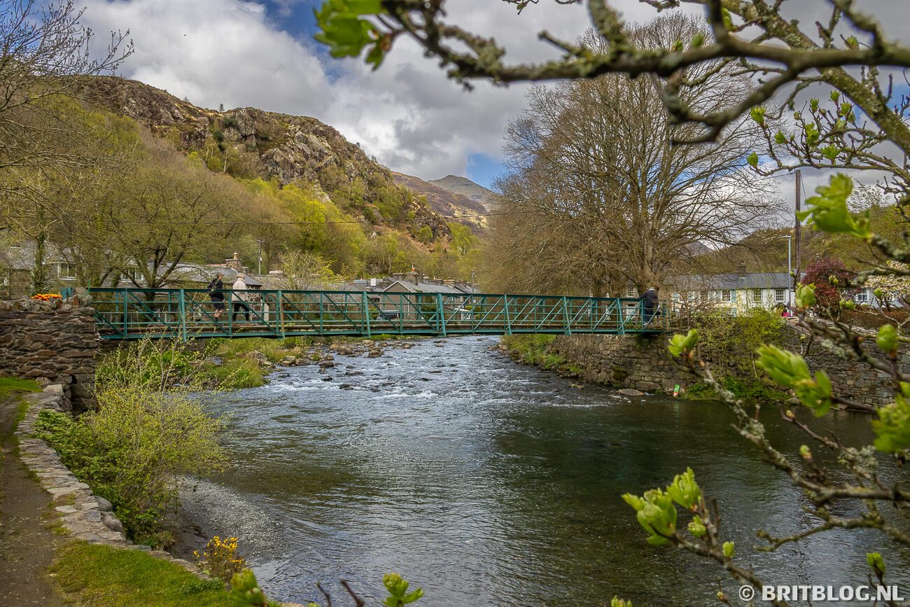 Wandelen rondom Beddgelert kan prima langs de Afon Glaslyn rivier.