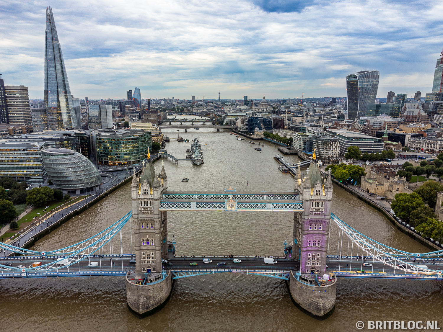 Tower Bridge: Breng een bezoek aan de iconische brug in Londen