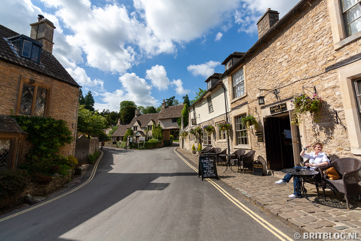 Castle Combe in de Cotswolds, Engeland