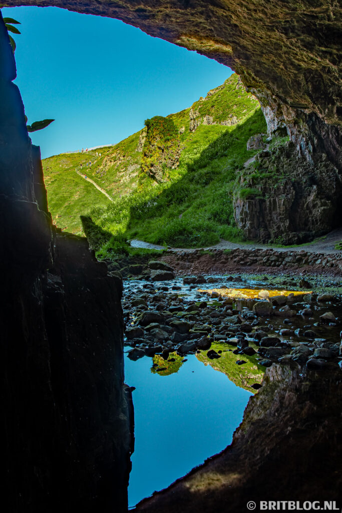 Uitzicht naar buiten vanuit Smoo Cave