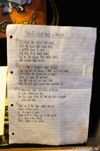 Oasis lyrics