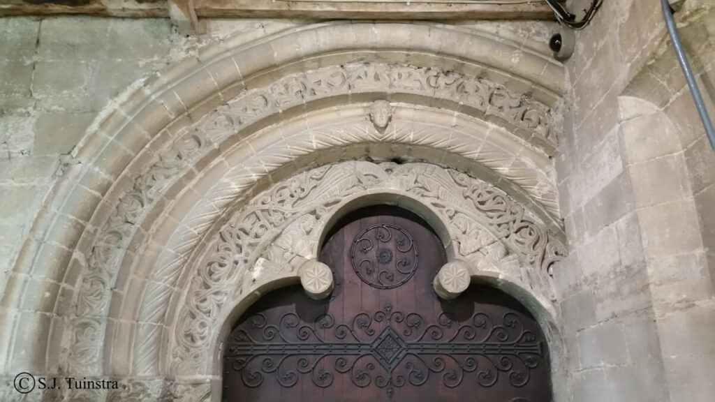 De boog van de Monks door.