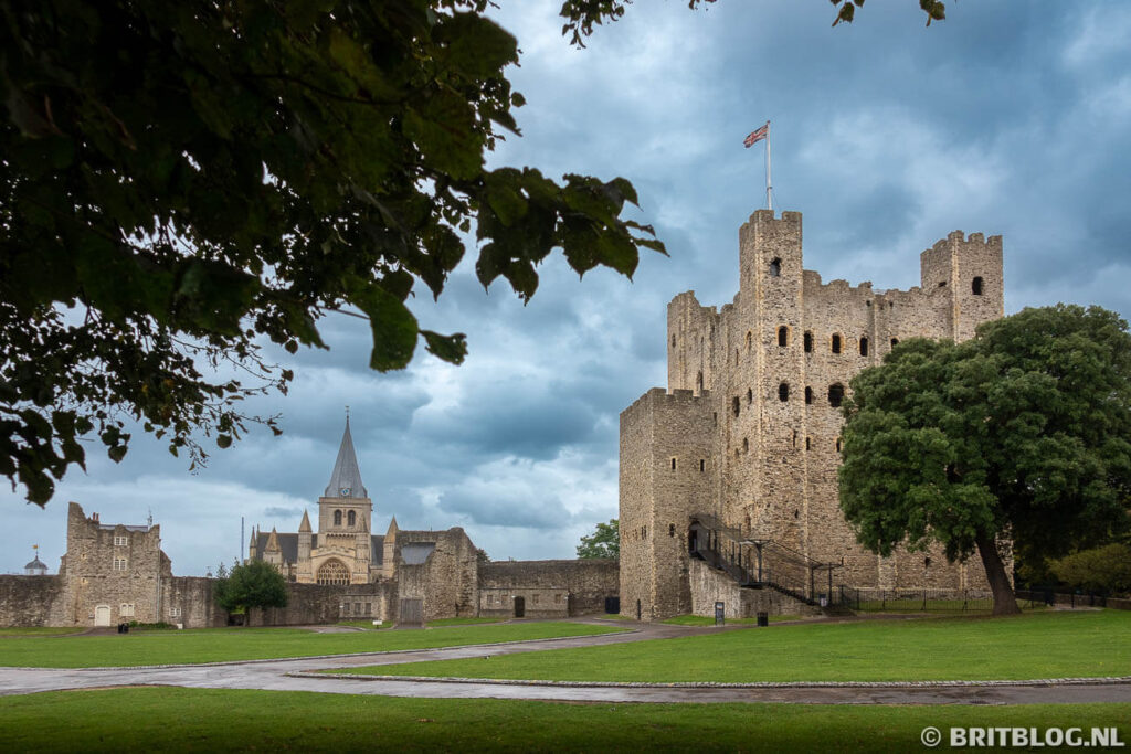 Rochester Castle met de kathedraal op de achtergrond