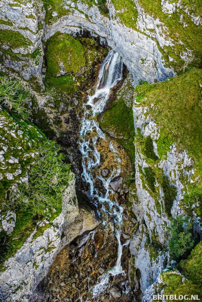 Gordale Scar Yorkshire Dales England VK 1