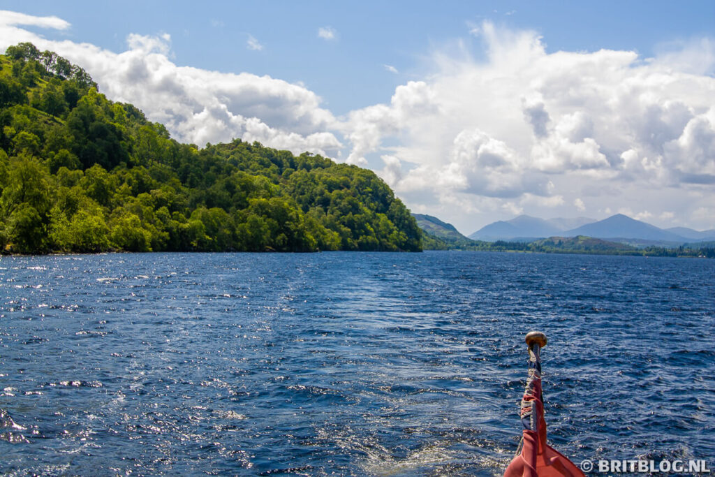 Met de boot over Loch Ness
