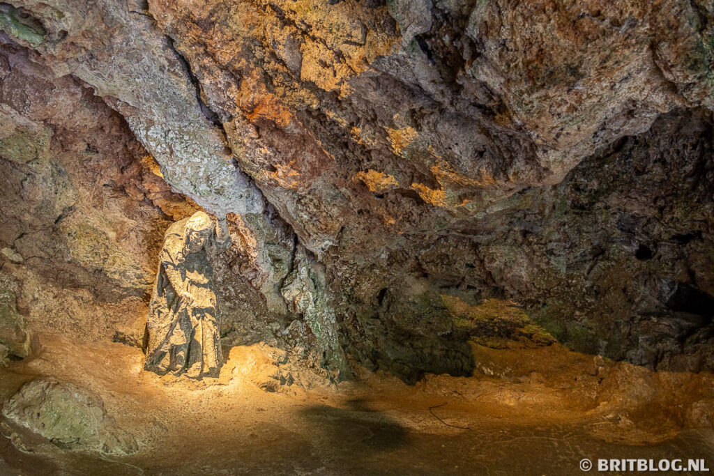 Binnenkant van Mother Shipton’s Cave in Knaresborough