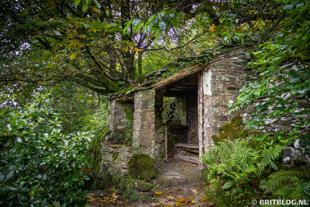 Het schrijvershuisje van dichter William Wordsworth in de tuin van Rydal Mount.