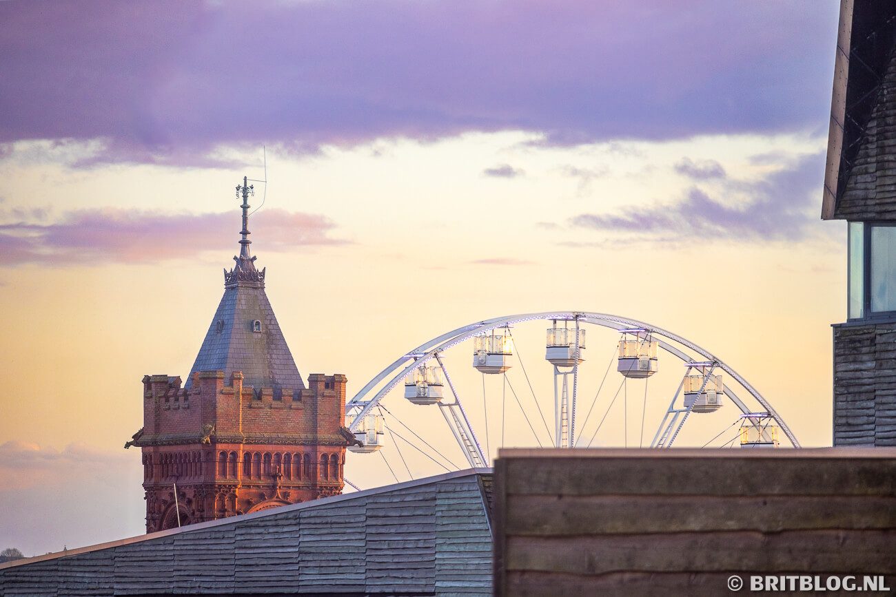 zonsondergang in Cardiff Bay