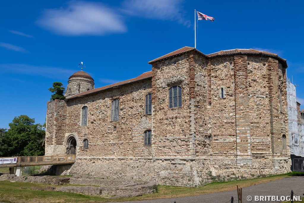 Colchester Castle met blauwe hemel