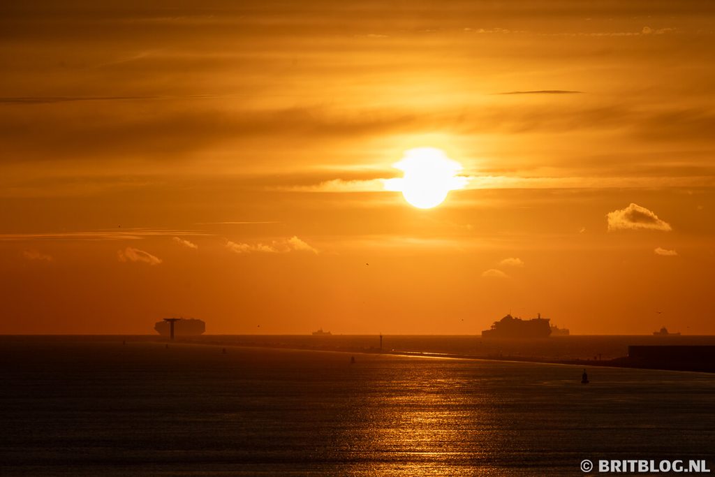 Zonsondergang vanaf de Stena Line boot in Hoek van Holland.