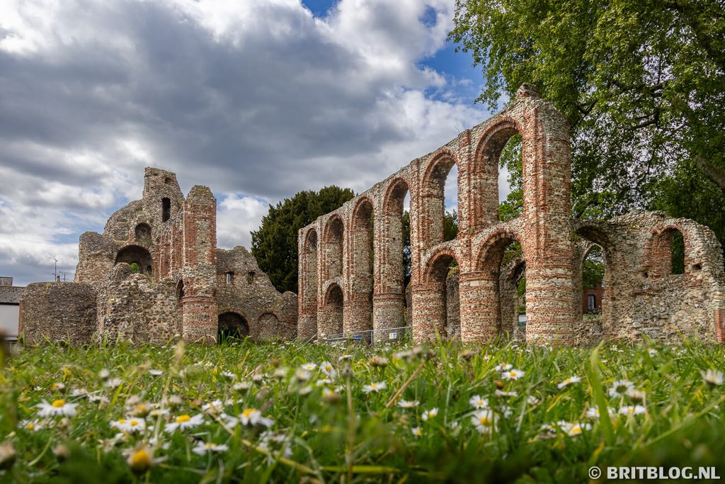 St Botolphs Priory Colchester Essex Engeland 1